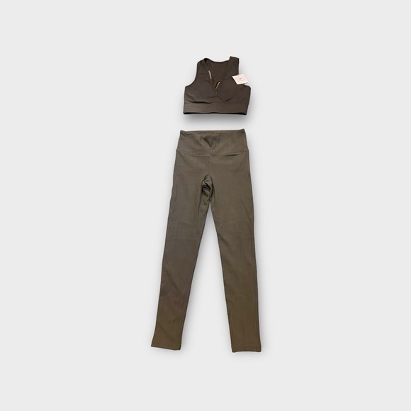 NWT Rivals & Resilience women's yoga legging/bra set - women's size Small - NWT - Picture 9 of 13